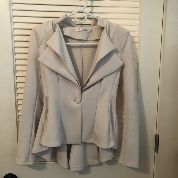 White Blazer - Picture 2 of 3